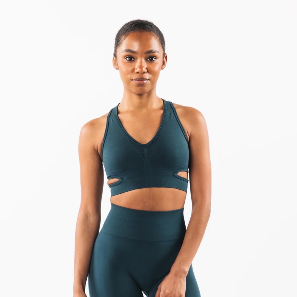 Alphalete stratus bra (midnight)